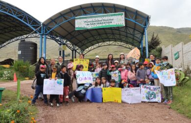 SEMBRANDO CONCIENCIA, CULTIVANDO FUTURO: ESCOLARES VIVEN EXPERIENCIA AMBIENTAL EN LA PLANTA DE COMPOSTAJE DE CCORAO