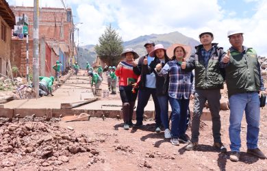 21 CALLES DE LA APV SOL NACIENTE EN ALTO QOSQO SON INTERVENIDAS POR LA COMUNA SEBASTIANA